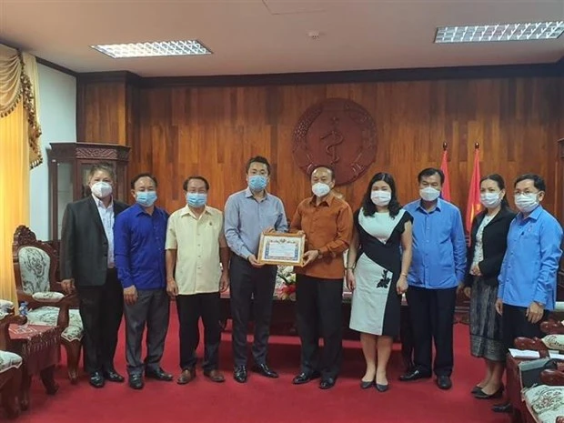 新冠肺炎疫情：在老越南人社群同老挝政府携手共同抗击疫情