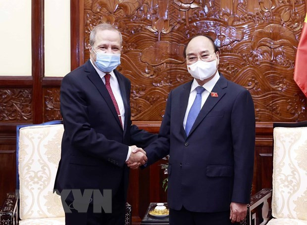 国家主席阮春福会见即将离任前来辞行拜会的阿尔及利亚驻越大使