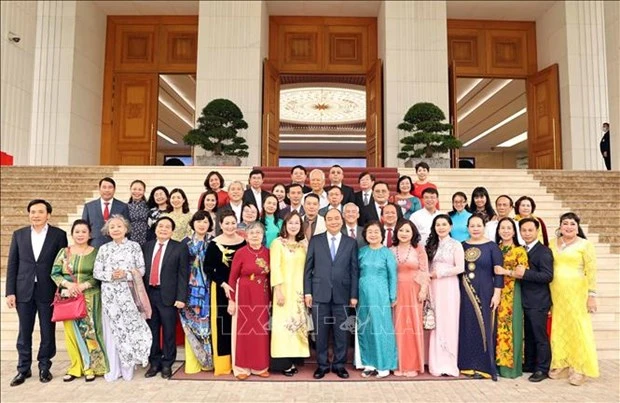 越南政府总理阮春福会见武阿丁助学基金会代表