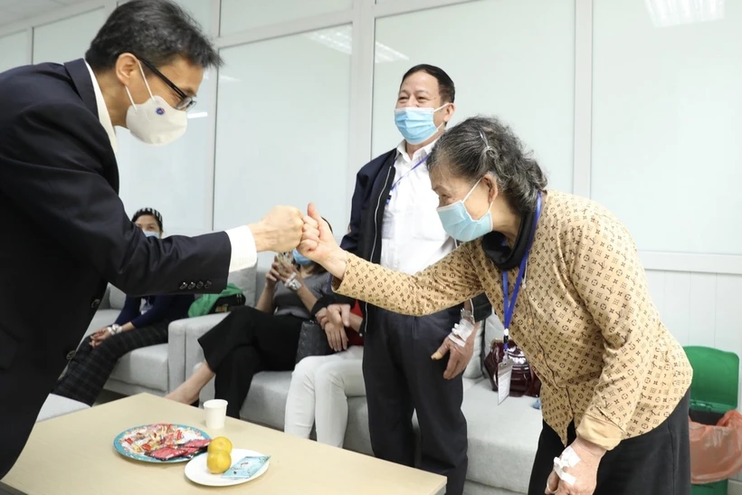 在确保安全前提下尽快为人民接种国产疫苗