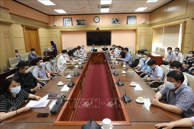 越南医疗队赴老挝协助新冠肺炎疫情防控工作：帮人如帮己