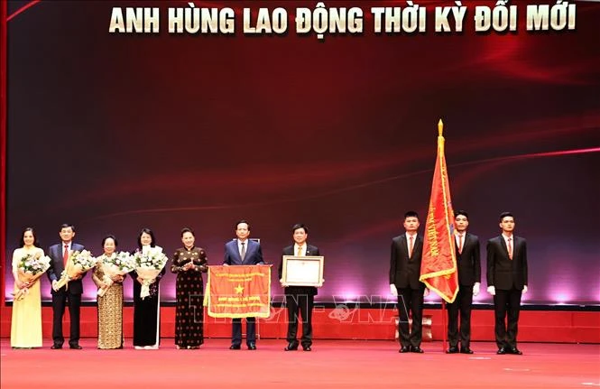 越南国会主席阮氏银金出席为社区默默奉献者表彰大会