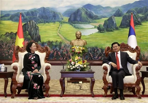 越共中央组部部长张氏梅对老挝进行工作访问