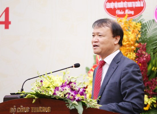促进越南与捷克民间外交活动