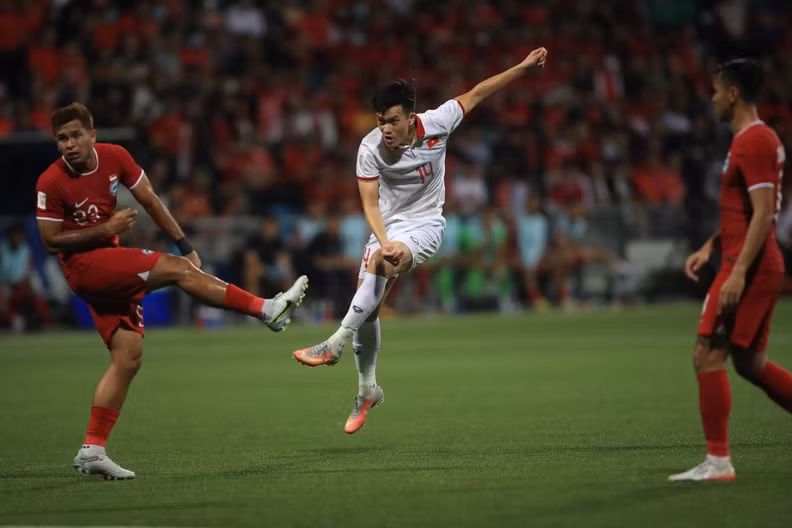 2022年东南亚足球锦标赛： 越南队和新加坡队以0比0握手言和 越新两队占据小组前两位