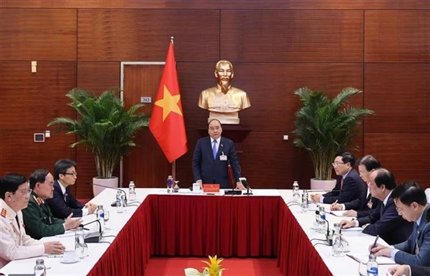 越南政府总理阮春福：采取有力的财政措施 全力以赴抗击疫情