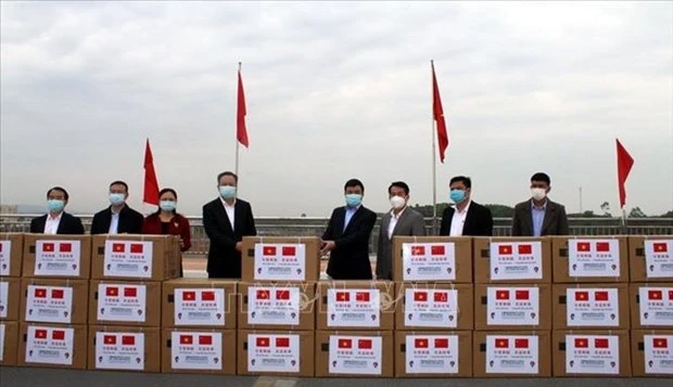 中国广西壮族自治区向越南广宁省赠送防疫物质