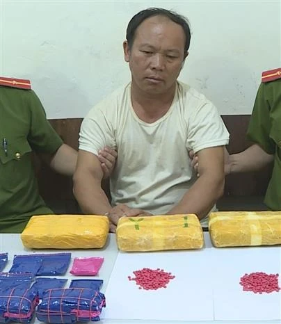 奠边省公安破获非法运输3万颗合成毒品的嫌疑人