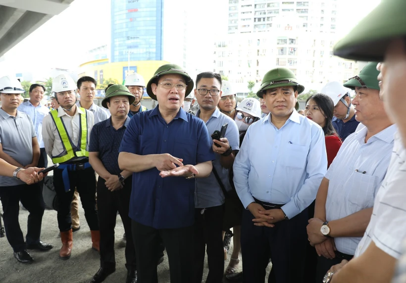河内市委书记王廷惠对该市各重点交通项目的施工进度进行实地考察