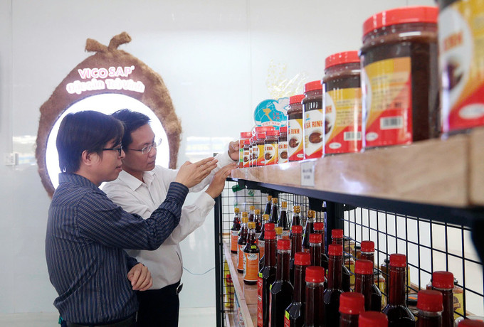 茶荣省茶古县玉边农业合作社投资“我家乡的大米”产品包装线,打造更具吸引力的包装,提升大米价值 moi-xa-mot-san-pham-tra-vinh-3.jpg