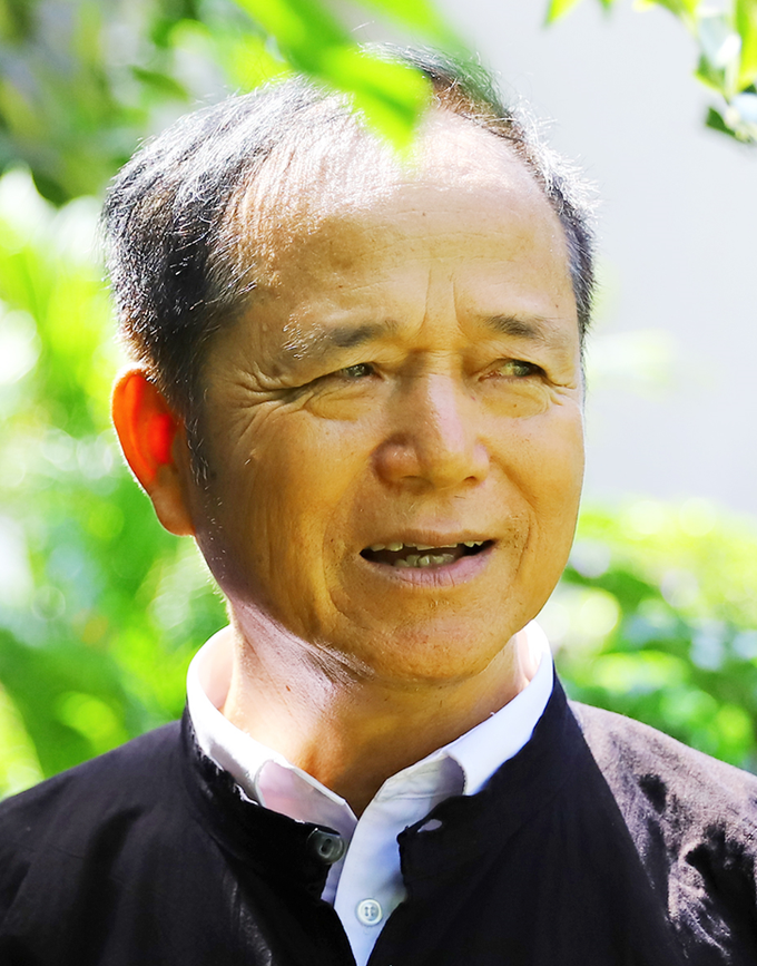 坚劳乡山旨民歌俱乐部主任、优秀艺术家林明萨:“意识到山旨民歌的价值,2011年,我已同村里部分乡贤配合收集歌词、曲调,然后一起练习唱歌并传授给青年一代。从此以后,每逢佳节,坚劳乡都会定期举行山旨民歌演唱活动,从而鼓励和动员人们加强团结,更加热爱祖国”。 screenshot-2025-02-28-091007.png