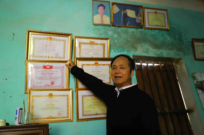 凭借在保护和弘扬民族文化价值工作中所做出的贡献,林明萨先生获得了许多奖状,特别是荣获“优秀艺术家”称号。 screenshot-2025-02-28-091122.png