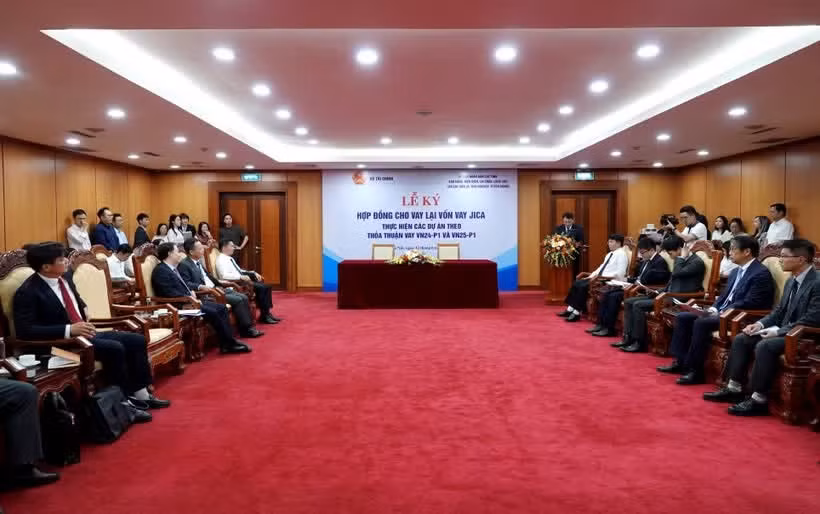 签约仪式场景 图自《银行时报》