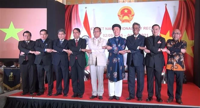 越南驻外使领馆和使团举行国庆76周年庆祝活动