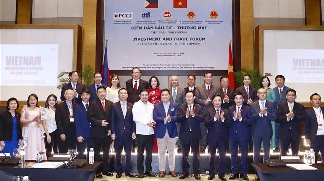 越南国会主席王廷惠出席越南-菲律宾贸易投资论坛