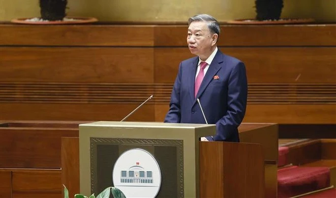 第十五届国会第四次会议：确保越南公民长期稳定的合法权益