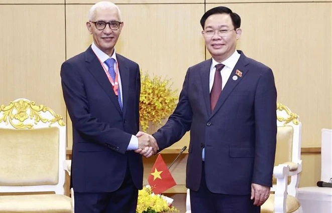 越南国会主席王廷惠会见摩洛哥众议院议长拉希德·塔勒比·阿拉米