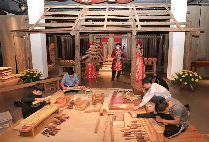 庆祝越南文化遗产日系列活动在河内古街区举行
