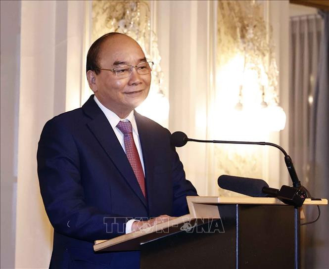 越南国家主席阮春福会见瑞士大型企业代表