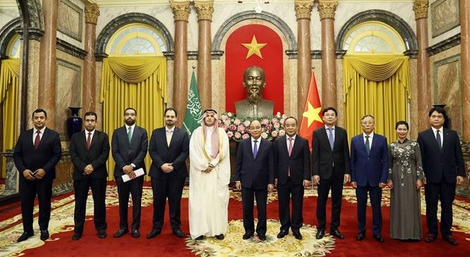 越南国家主席阮春福接受新任驻越大使递交的国书