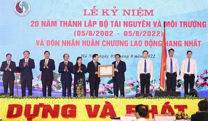 越南政府总理范明政出席自然资源与环境部成立20周年庆典