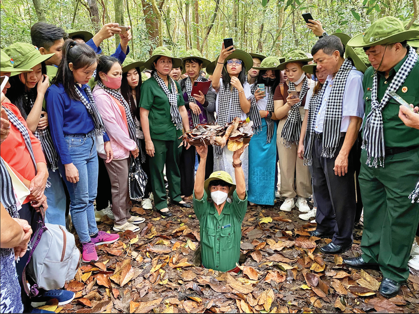 见证着古芝军民立下显赫战功的古芝地道目前成为了胡志明市著名的历史旅游景点。