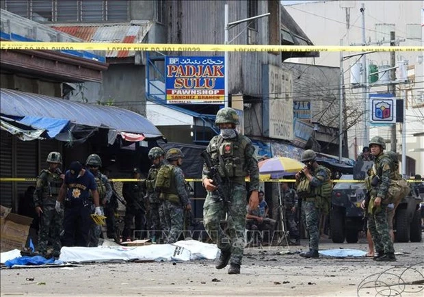 菲律宾发生两起爆炸袭击　至少15人死亡