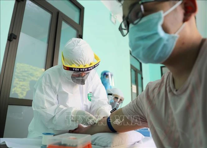 新冠肺炎疫情：河内为从岘港返回者完成PCR检测工作