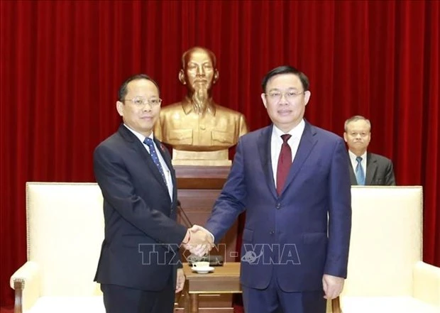 河内推进与柬埔寨各地投资合作
