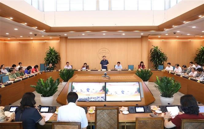河内市紧密追踪与3例新增本土病例有关的第一代和第二代接触者
