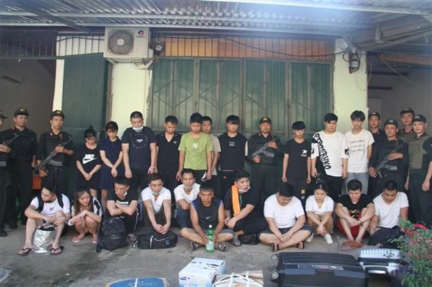 老街省逮捕21名中国通缉犯