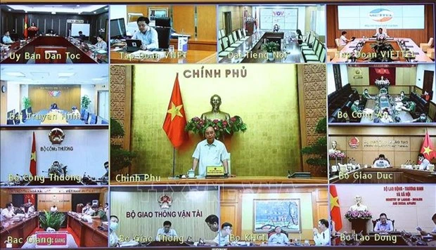政府总理阮春福：加快对外国专家和投资者签证签发工作
