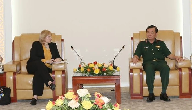 美国继续与越南合作 支持越南克服战争后果