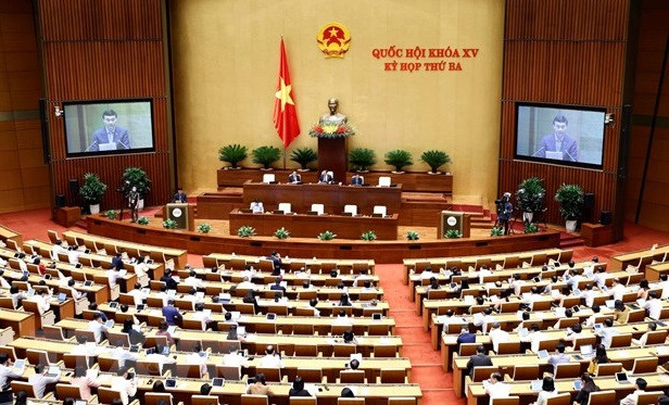 越南第十五届国会第三次会议：解决南方重点经济区交通基础设施瓶颈