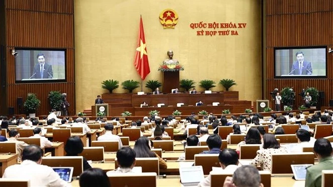 越南第十五届国会第三次会议：维护家庭和民族的优良传统文化价值