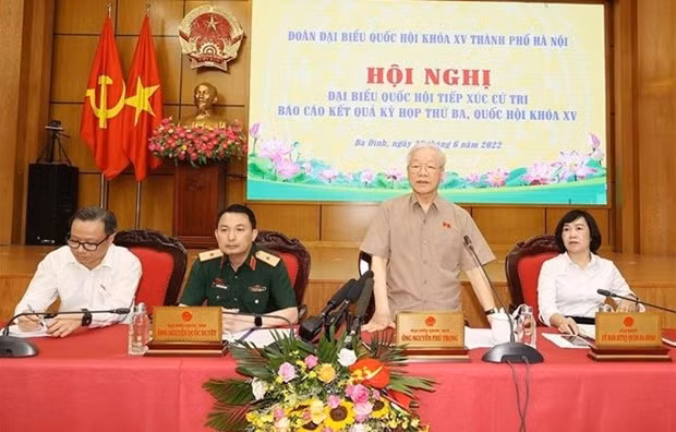 阮富仲：反腐败、反消极现象工作需要耐心、人文、有理有情、有条不紊和具有说服力进行