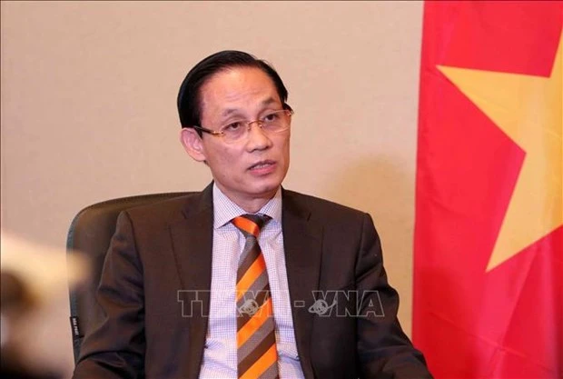 继续巩固和推动越柬关系迈上新台阶