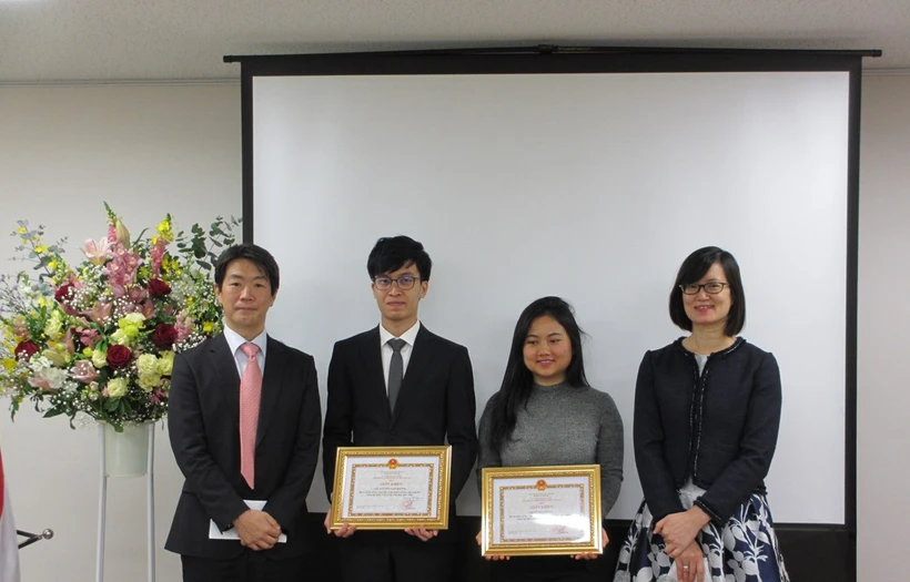 日本向受疫情影响的1000多名越南留学生提供学费津贴