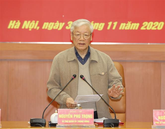 阮富仲：军队党委继续发扬团结精神 切实做到廉洁自律 为其他部门当标杆