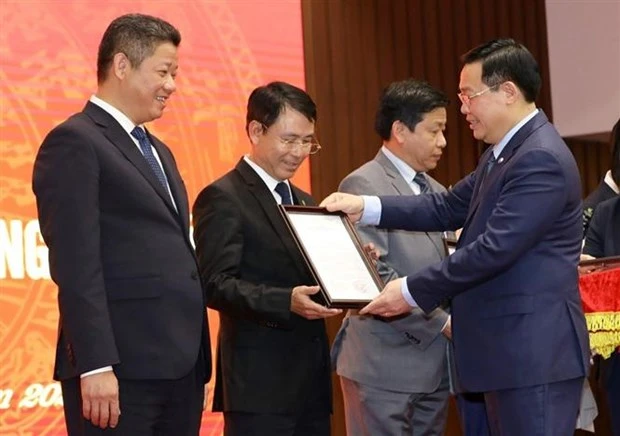 越南政府总理批准五省人民委员会主席等职务选举结果
