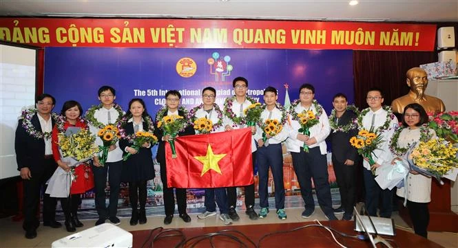 河内学生在IOM奥林匹克竞赛上夺得5金1银2铜