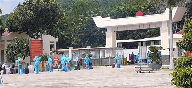 巴地头顿省对与入境日本后的一名新冠患者有密切接触的33名人员进行集中隔离