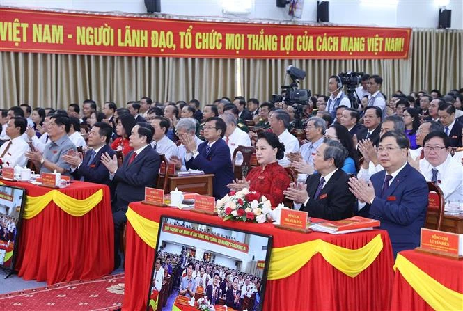 越南国会主席阮氏金银出席越共芹苴市代表大会