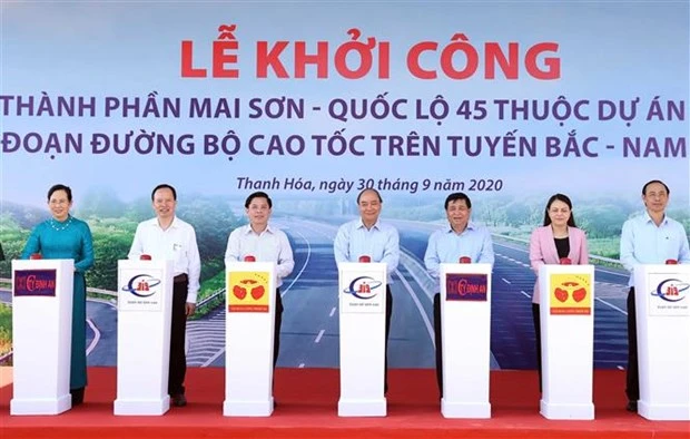 阮春福总理出席梅山高速公路-第45号国道项目开工仪式
