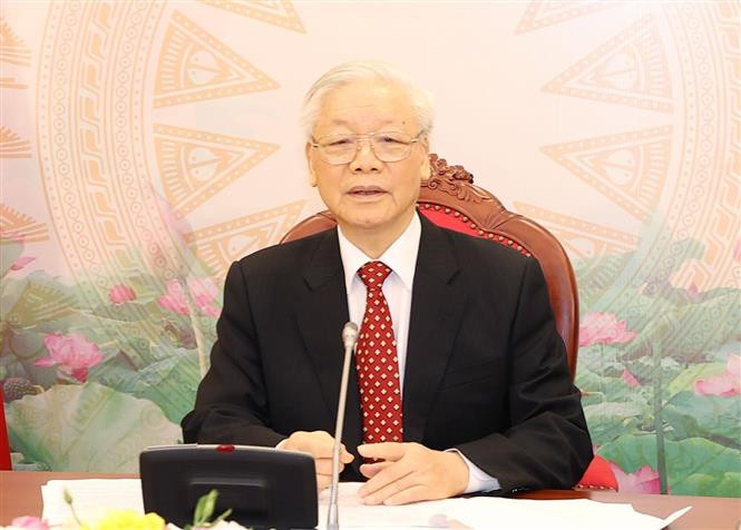 越共中央总书记、国家主席阮富仲与中共中央总书记、国家主席习近平通电话