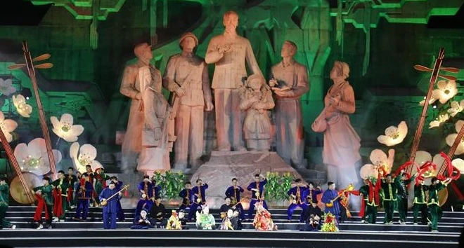 “越南岱依族、侬族和傣族天曲”人类非物质文化遗产代表作名录证书颁证仪式举行
