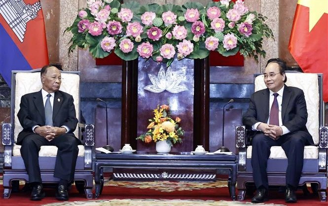 国家主席阮春福会见柬埔寨国会主席韩桑林