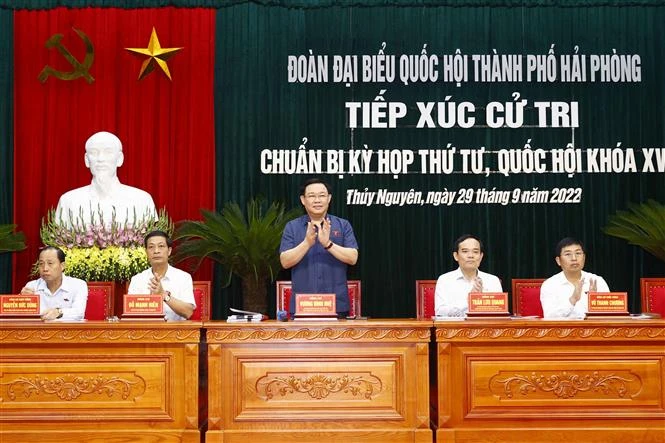 国会主席王廷惠在海防市开展接触选民活动