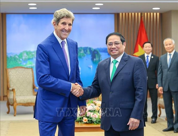 越南政府总理范明政会见美国总统气候特使约翰·克里
