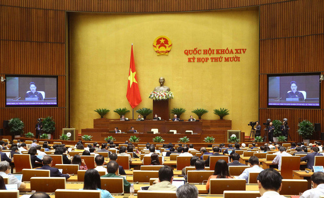 越南第十四届国会第十次会议： 国会进入质询和询问活动的第二天